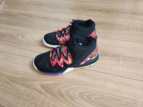 欧文什么时候和nike签约的，欧文与nike解约？