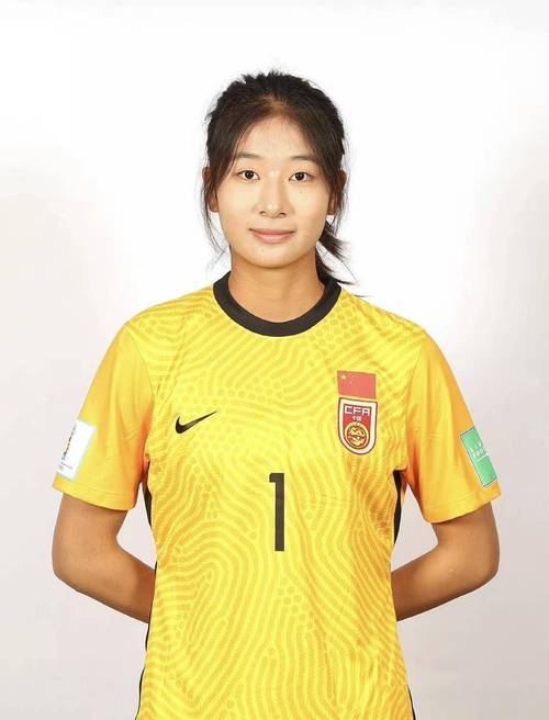 中国女足世界杯亚军球衣？中国女子足球世界杯亚军？